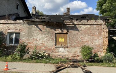 Dewastacja domu urodzin Magdaleny Abakanowicz * Devastation of Magdalena Abakanowicz’s birth house