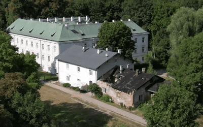 „Abakanówka” wpisana do Rejestru Zabytków! * Abakanowicz’s birth house entered into the Register of Heritage Monuments!