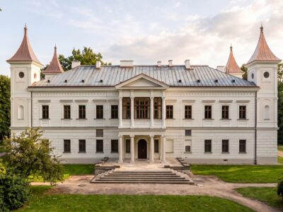 Odnowiony Pałac Tył2